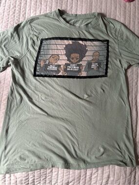 Boondocks Mugshot Light Sage Short Sleeve Graphic Tee size medium